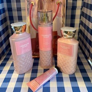 BATH AND BODY WORKS CHAMPAGNE 🍾 TOAST BUNDLE IN A GIFT BAG!  NWT!
